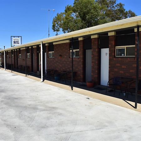 Riviana Motel Deniliquin Kültér fotó