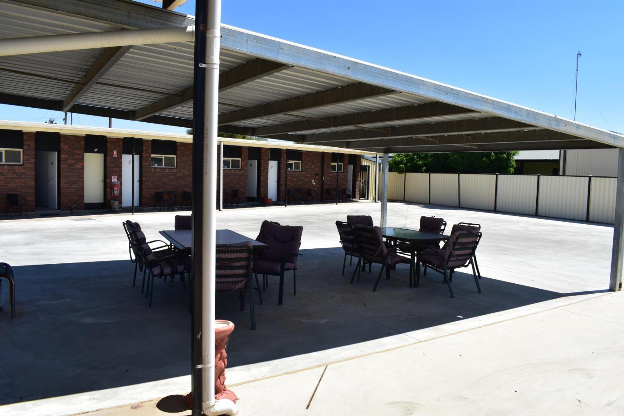 Riviana Motel Deniliquin Kültér fotó