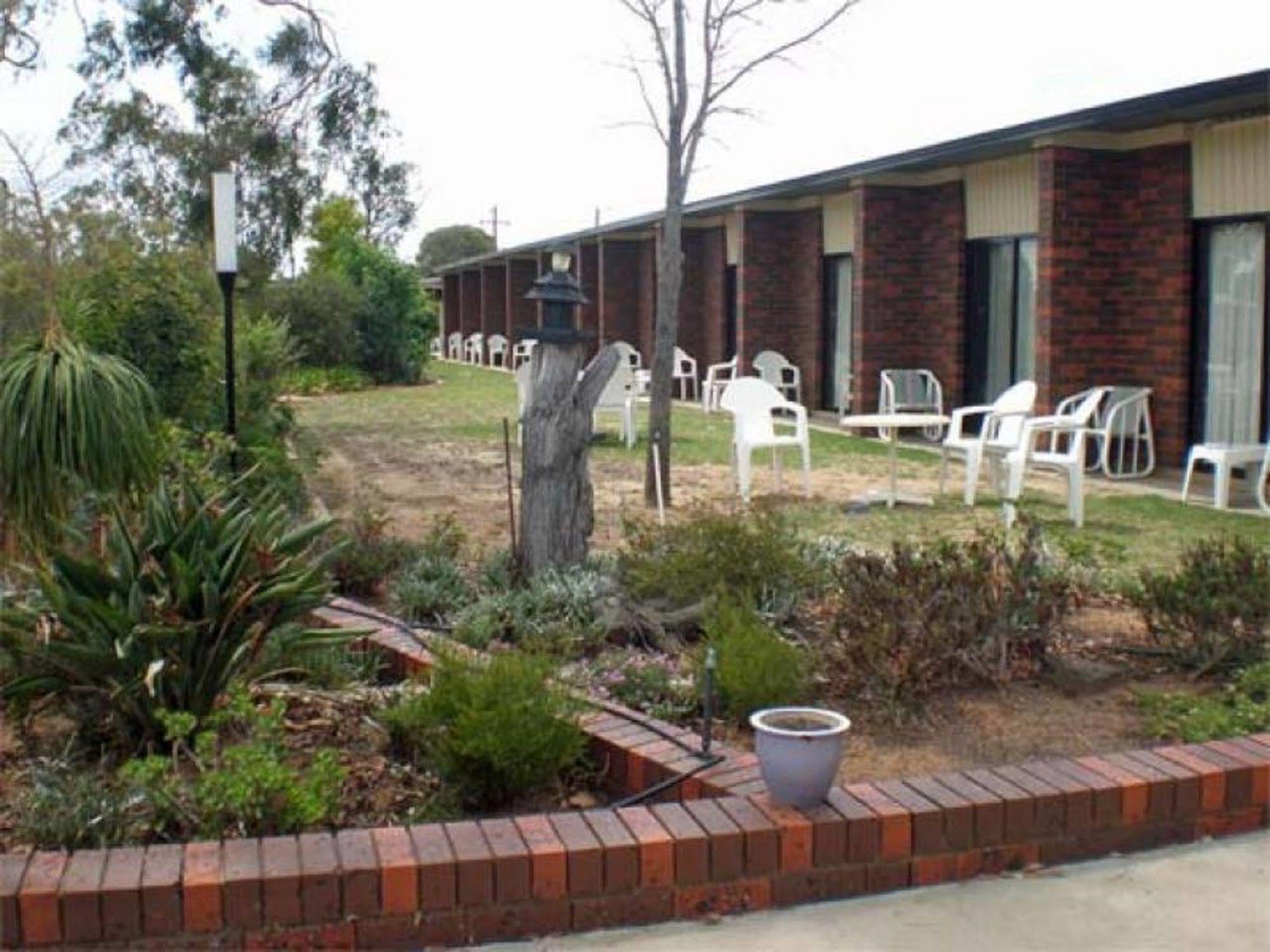 Riviana Motel Deniliquin Kültér fotó