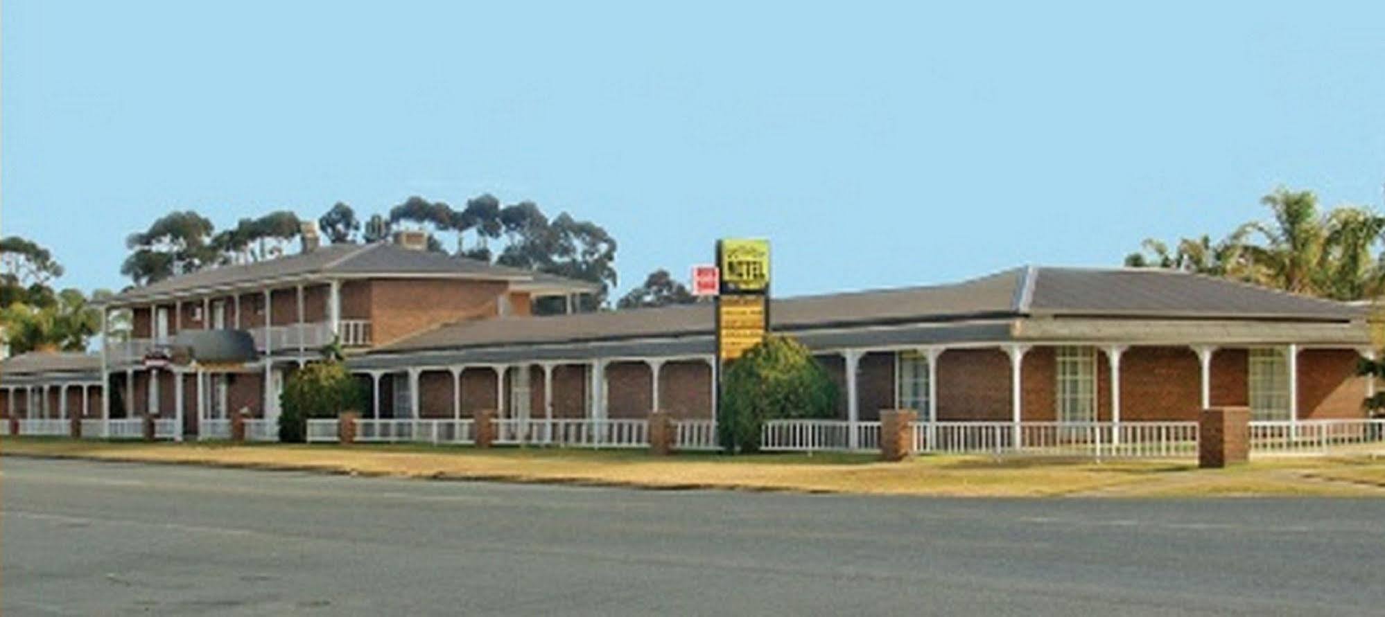 Riviana Motel Deniliquin Kültér fotó